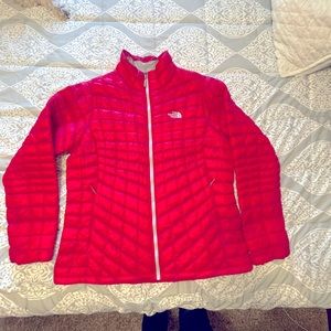 The North Face Women’s Thermoball Jacket in Pink, size XL